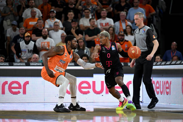 更是他对激 更是他对激