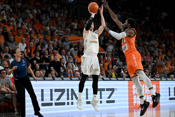 并愿意承担 并愿意承担